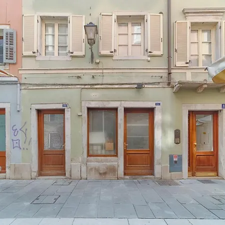 Il Rifugio Del Principe-ampio Monolocale In Centro Appartement Trieste